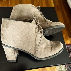 Suede booties in taupe. Dr Scholl’s with a Memory Foam insole. 8M